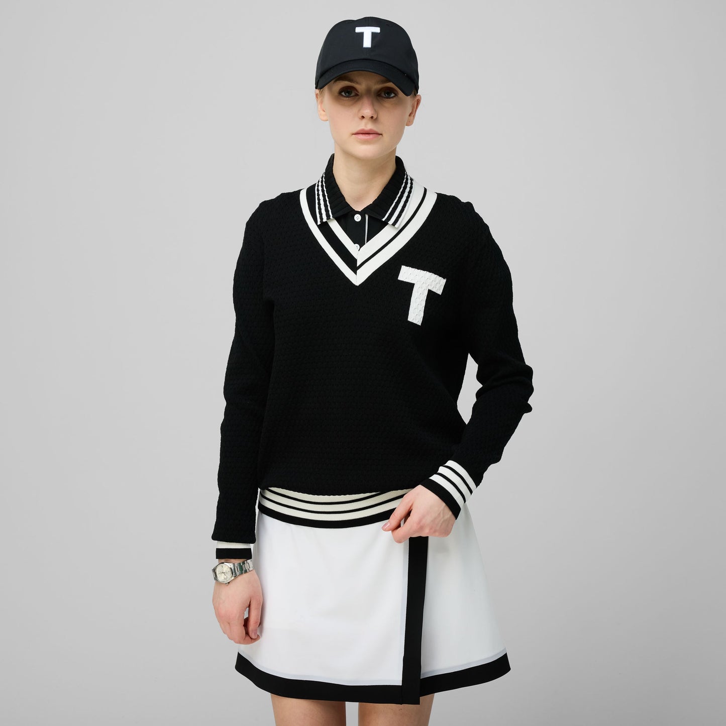 Sport V Neck Sweater - Black/White